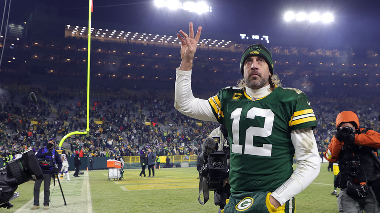 Aaron Rodgers salue les Packers de Green Bay 