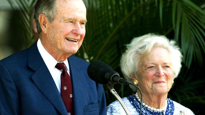 George HW Bush avec sa femme Barbara