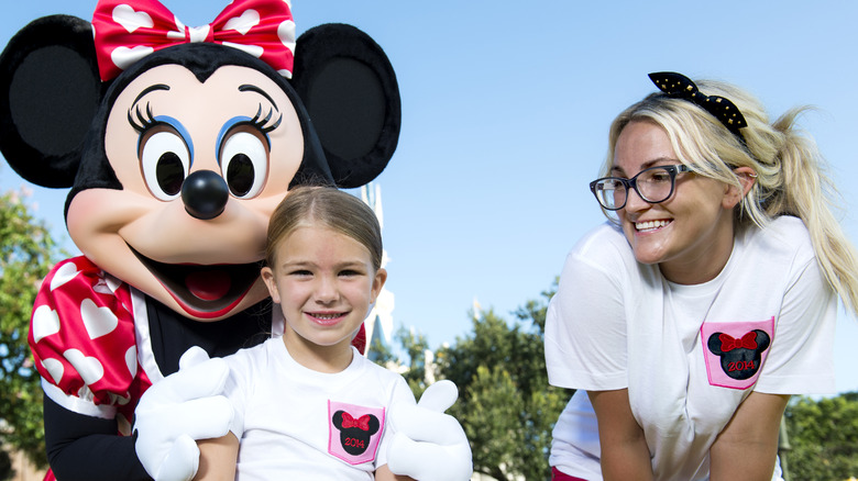 Jamie et sa fille Maddie avec Minnie Mouse 