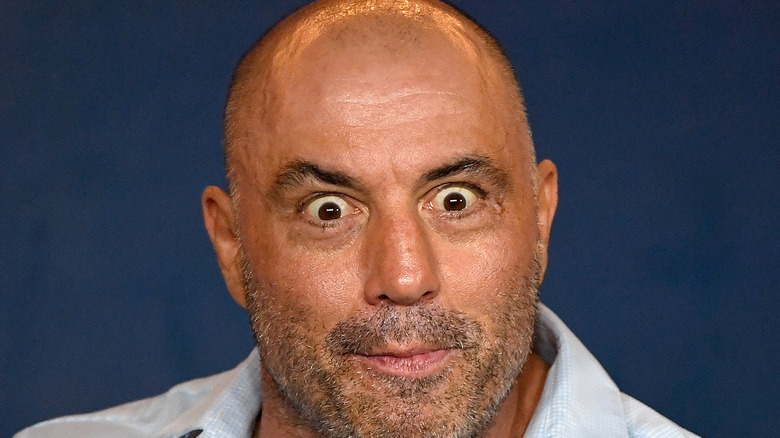 Joe Rogan semble surpris 