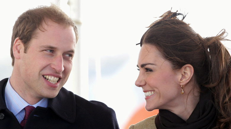 Le prince William et Kate Middleton souriant