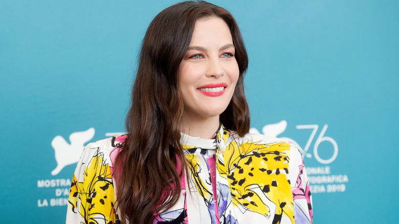 Liv Tyler souriant