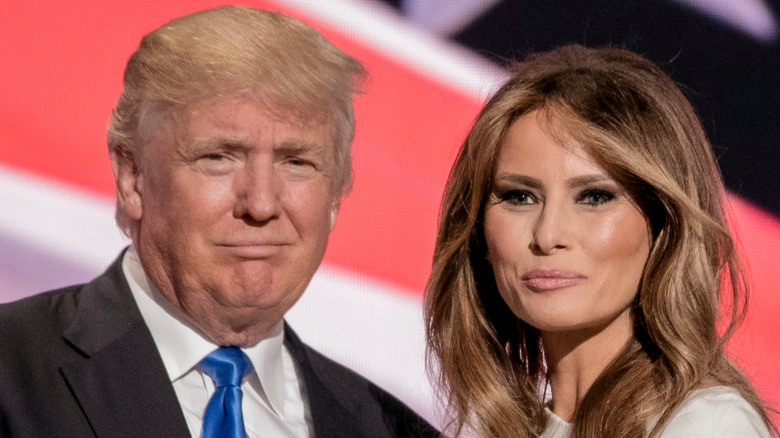 Donald et Melania Trump posent