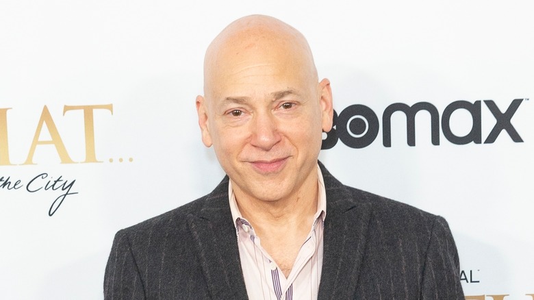 Evan Handler souriant