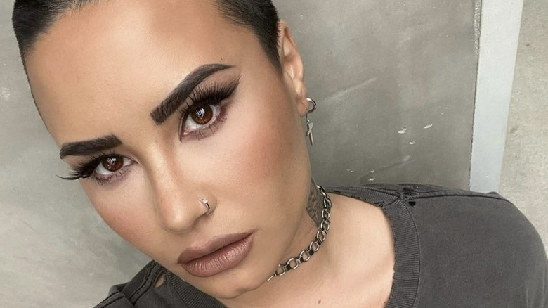 Demi Lovato portant un t-shirt