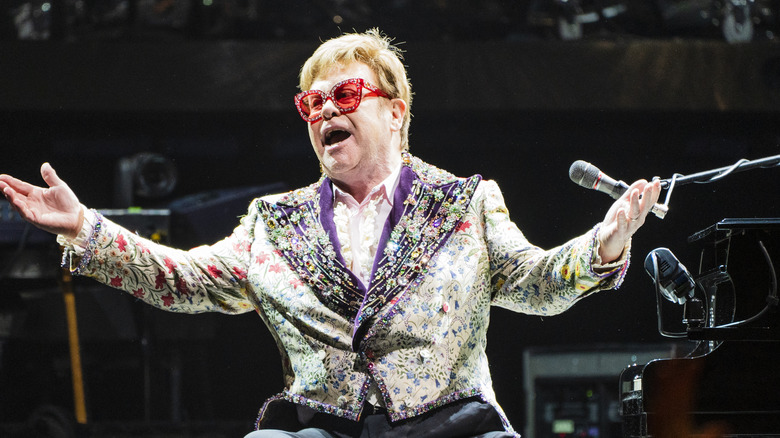 Elton John effectue une tournée d'adieu 