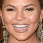 43% des gens pensent qu’il s’agit du pire scandale de Chrissy Teigen de tous les temps