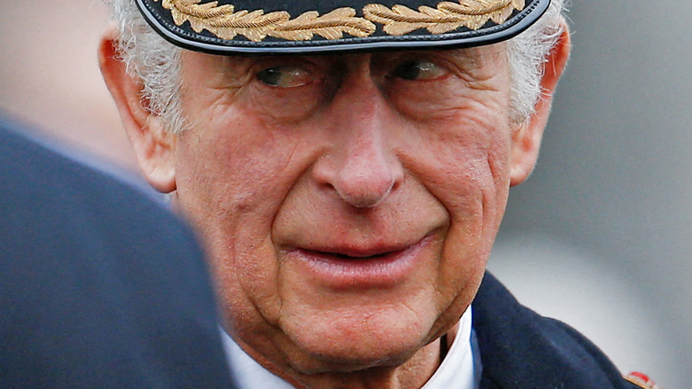 À qui le prince Charles vient-il d’envoyer ses louanges ?