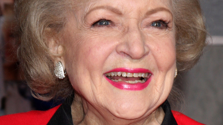 Betty White a-t-elle vraiment passé ses derniers jours dans une maison qu’elle ne supportait pas ?