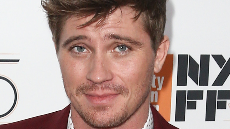 Des affirmations plus troublantes sur le comportement de Garrett Hedlund ont été révélées