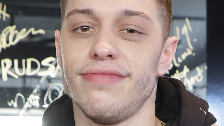 Les gens regardent la relation entre Pete Davidson et Ariana Grande sous un nouveau jour