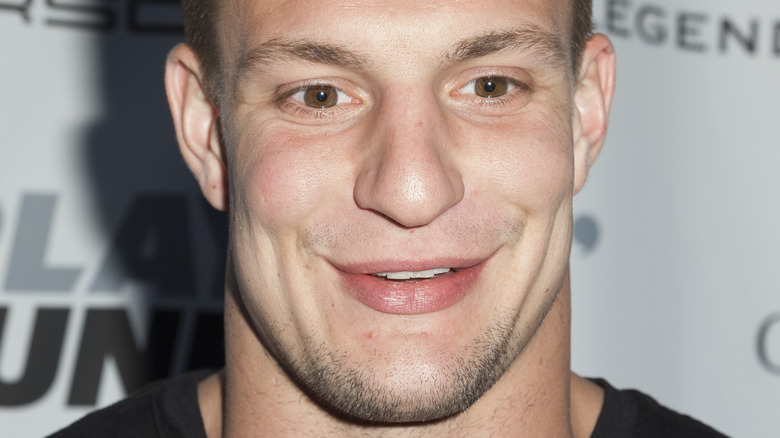 Rob Gronkowski lâche une bombe sur sa retraite potentielle de la NFL