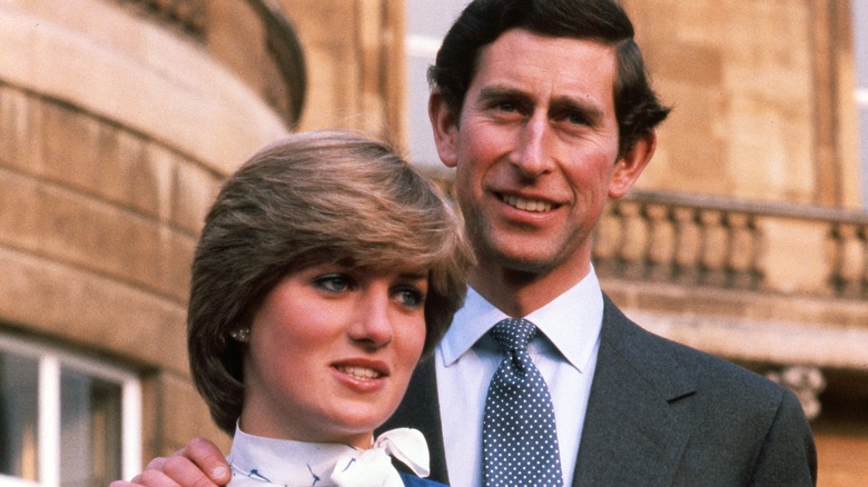 La princesse Diana et le prince Charles posant