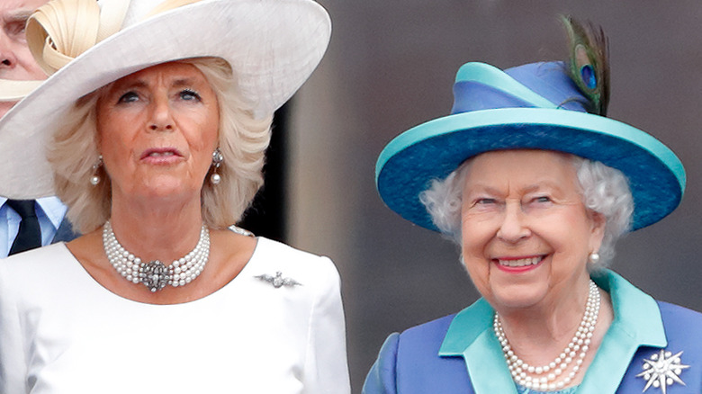 Camilla Parker Bowles et la reine Elizabeth II sur le balcon du palais de Buckingham 2018