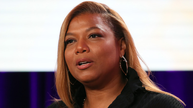 Reine Latifah parlant