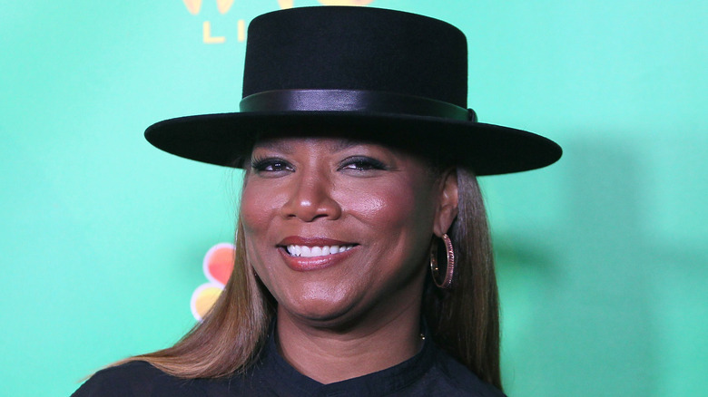 Queen Latifah portant un chapeau