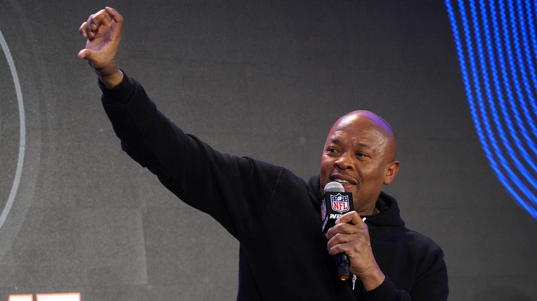 Conférence de presse Dr Dre Super Bowl