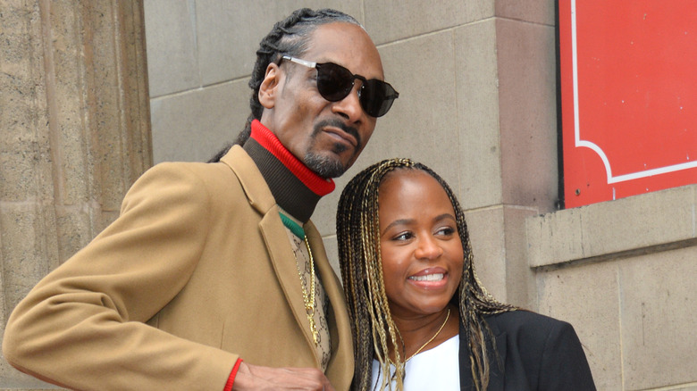 Snoop Dogg, Shante Broadus posant