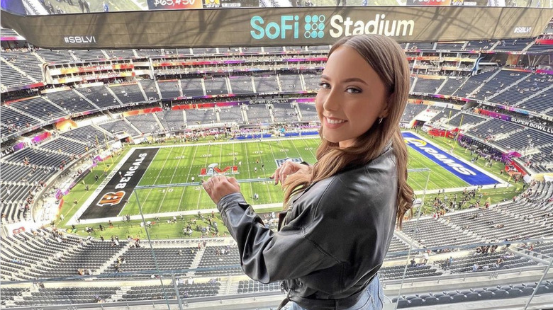 Hailie Jade pose au Super Bowl