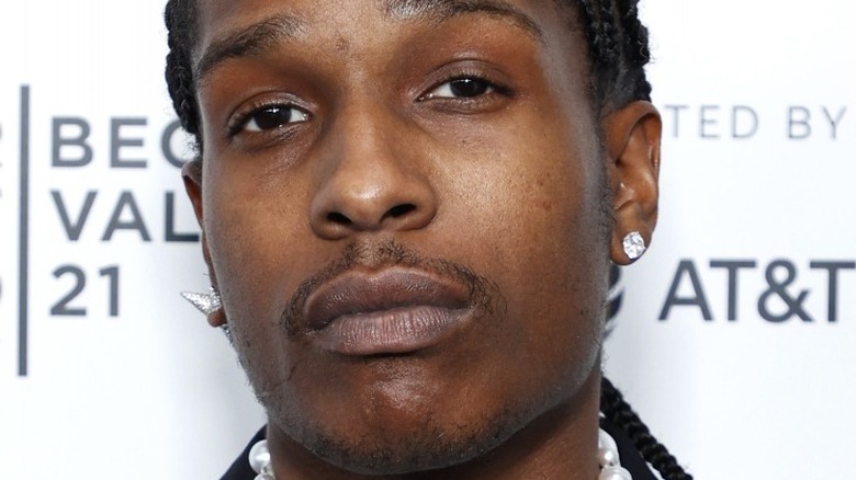 A$AP Rocky fronçant les sourcils