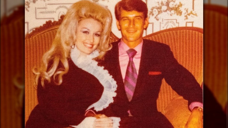 Dolly Parton avec Carl Dean souriant