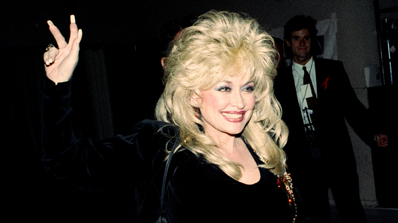 Dolly Parton souriant