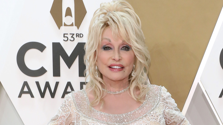 Dolly Parton sur le tapis rouge