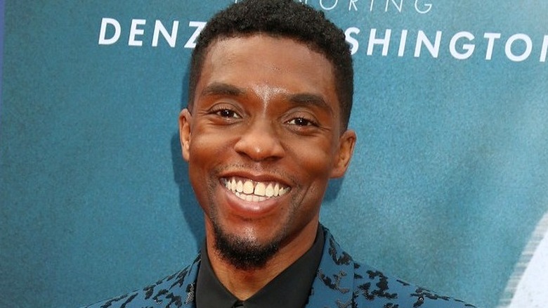 Chadwick Boseman souriant