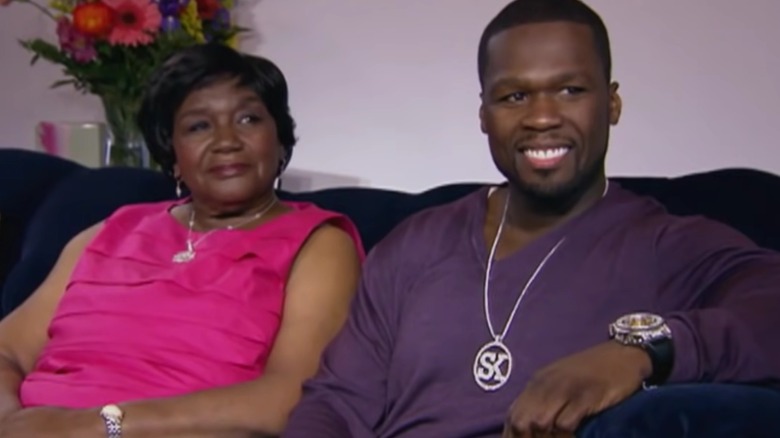 50 Cent souriant avec sa grand-mère 