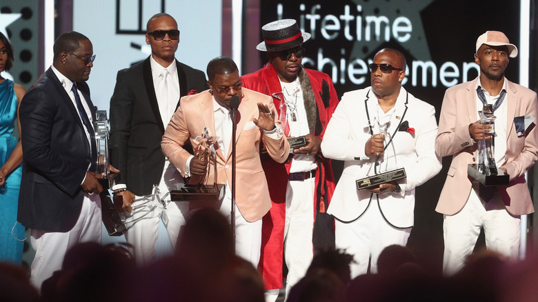 Bobby Brown et New Edition sur scène 