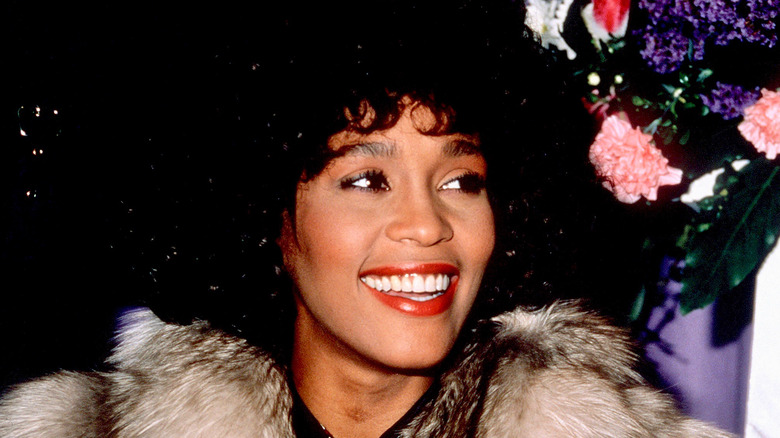 Whitney Houston sourit en 1988