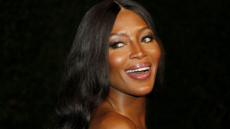 Naomi Campbell souriante