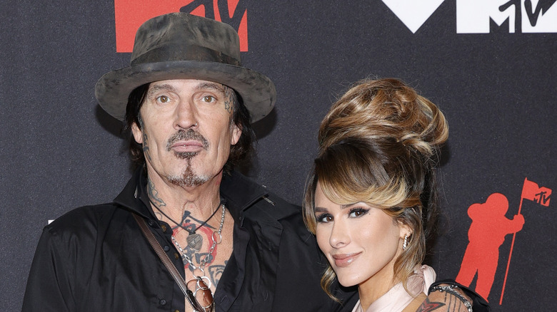 Tommy Lee et Brittany Furlan posent