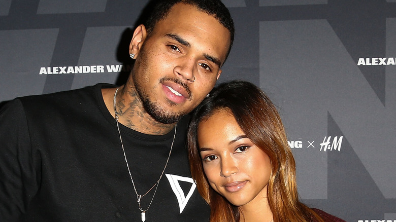 Chris Brown, Karrueche Tran posant