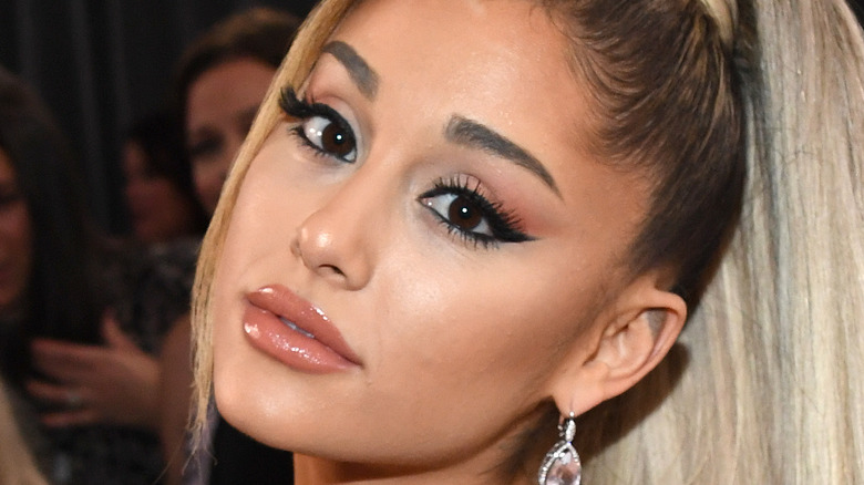 Ariana Grande prouve que son mariage est aussi fort que jamais