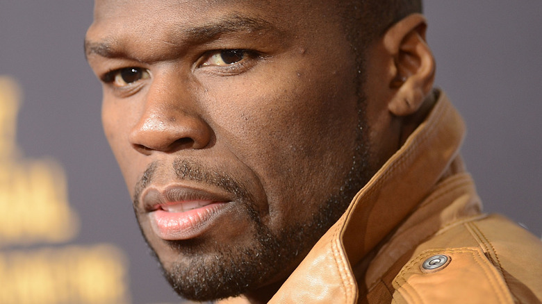 Pourquoi 50 Cent était à l’envers lors de son apparition au Super Bowl