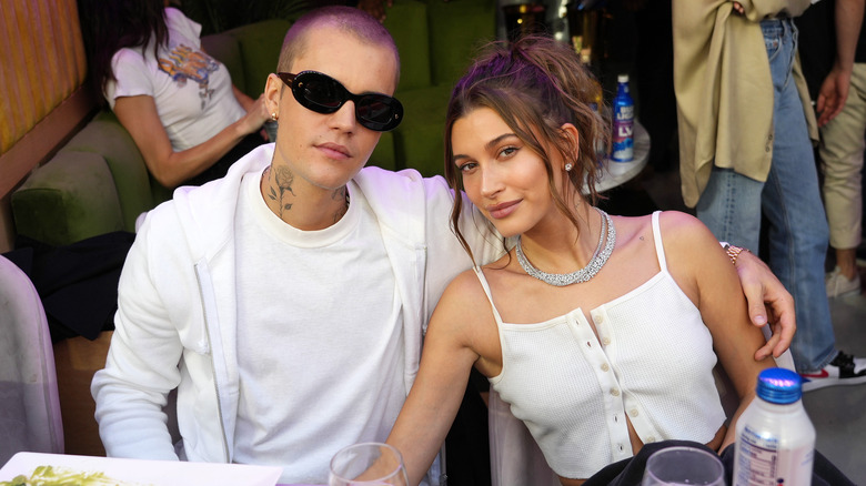 Justin Bieber et Hailey Baldwin posent 