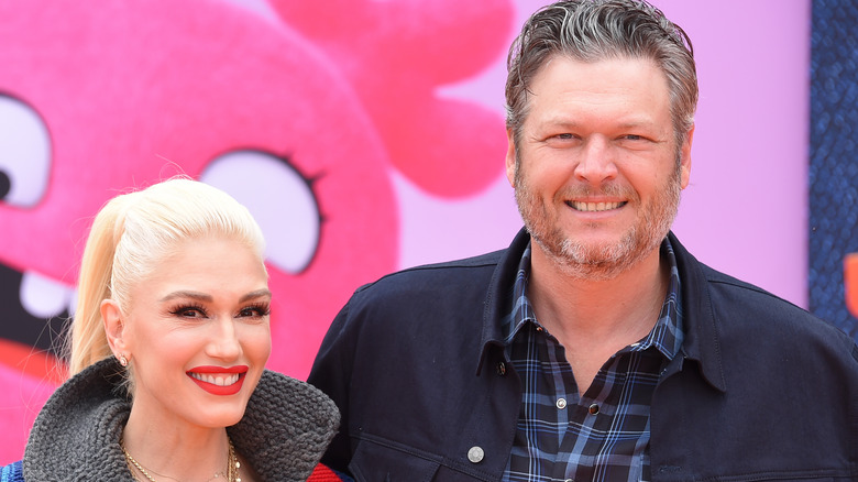 Gwen Stefani et Blake Shelton posent