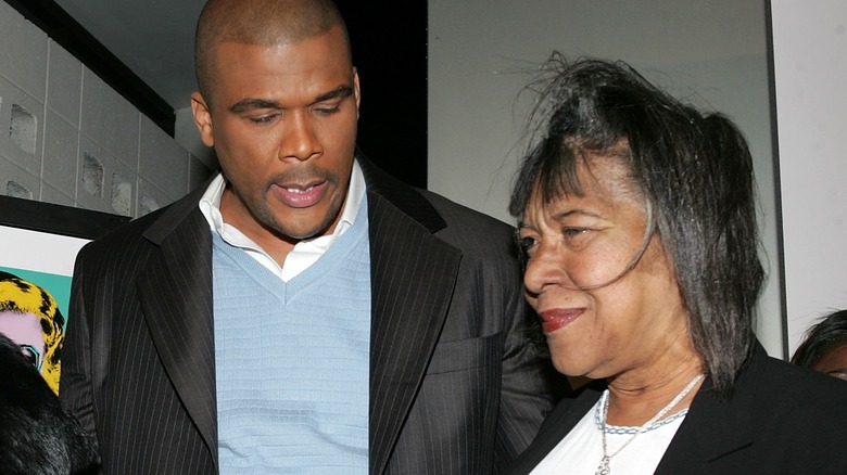 Tyler Perry et sa mère discutent 