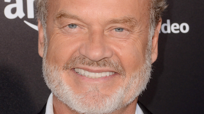 Kelsey Grammer souriant