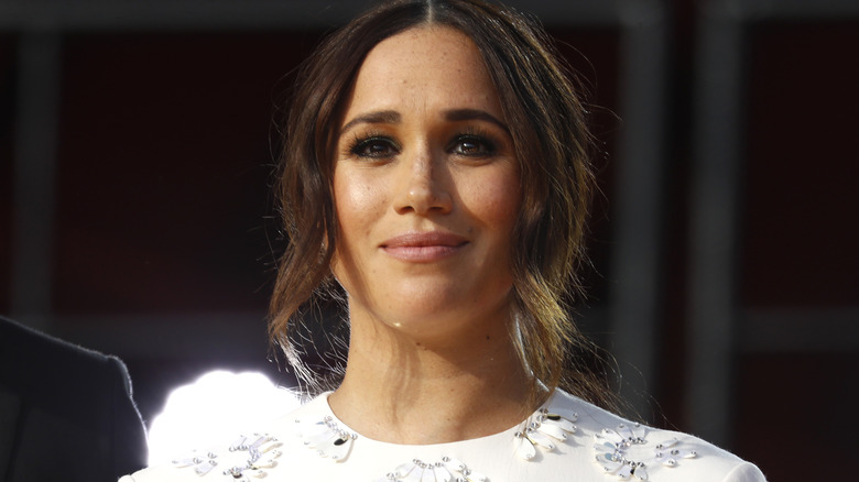 Meghan Markle apparaissant à un événement en 2021