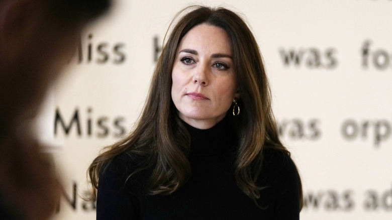 Kate Middleton aux cheveux noirs