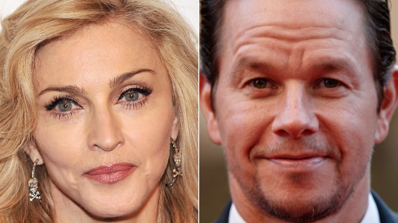 Madonna sur tapis rouge, Mark Wahlberg souriant