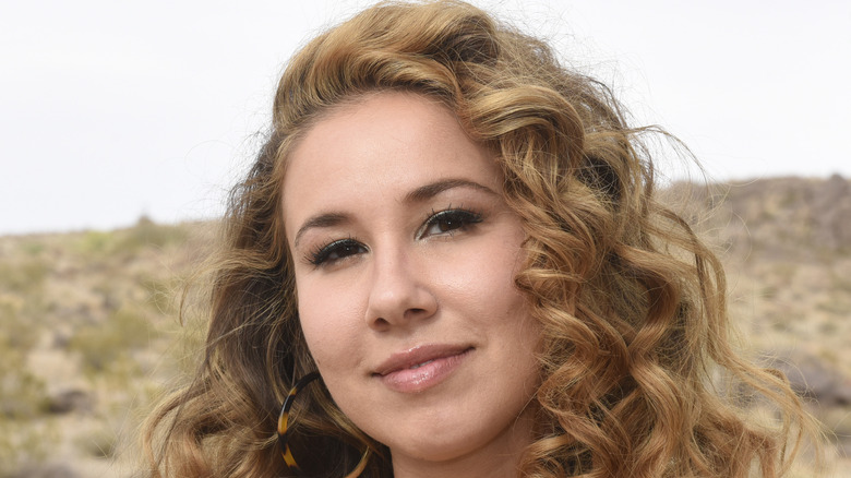 Haley Reinhart pose pour les caméras