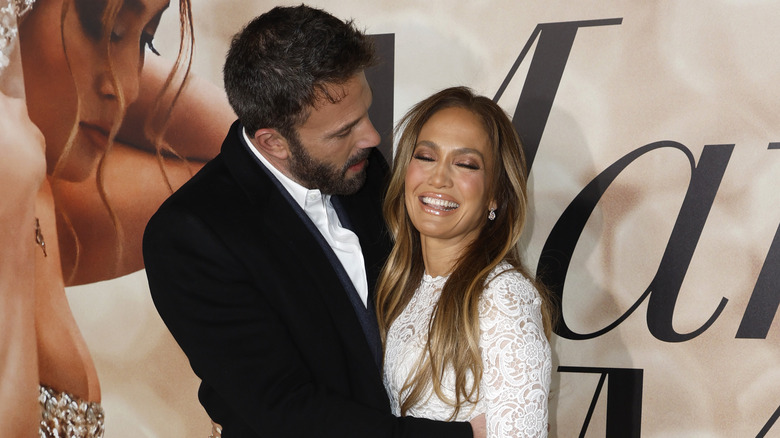 Jennifer Lopez et Ben Affleck souriants