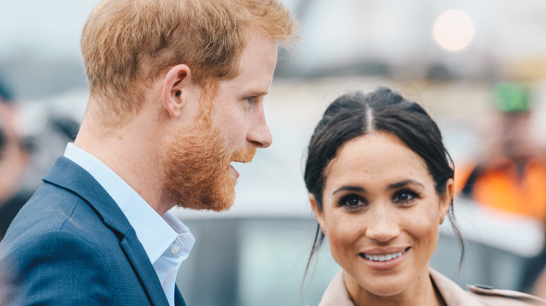 Le prince Harry et Meghan Markle lors d'un événement 