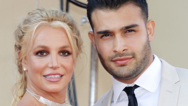 Britney Spears pose avec son fiancé Sam Asghari