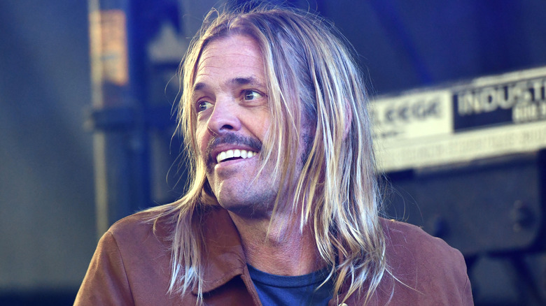 Taylor Hawkins à la batterie