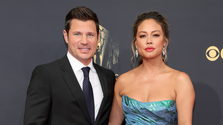 Nick et Vanessa Lachey posent 