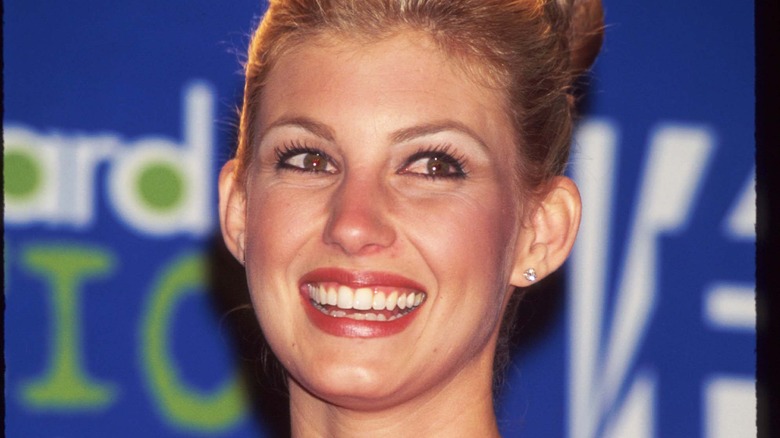 Faith Hill souriant